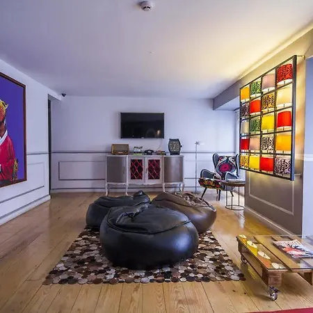 스테이 인 리스본 호스텔 *